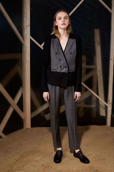 Look 18
